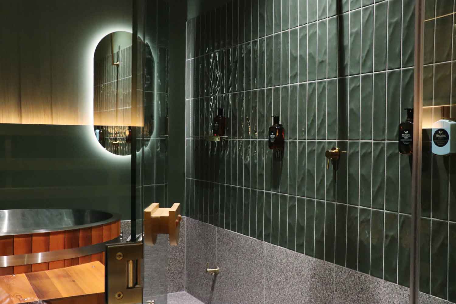 Hot & Cold therapy with ice baths & infrared saunas in private rooms at CalmBar Rozelle Sydney