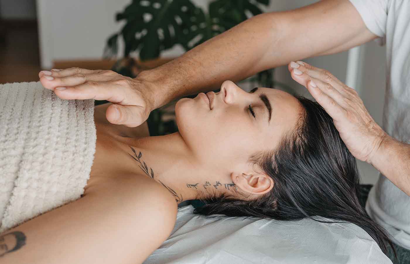 Reiki energy healing at CalmBar in Rozelle, Sydney